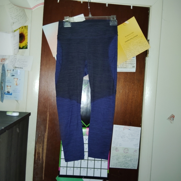 OUTDOOR VOICES Tech Sweat Two Toned Leggings - Picture 7 of 9